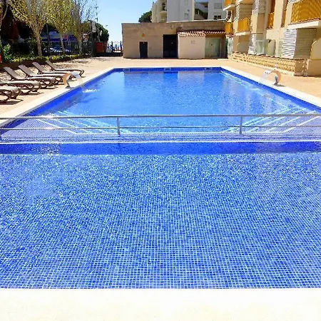 Pins Marina Apartman *